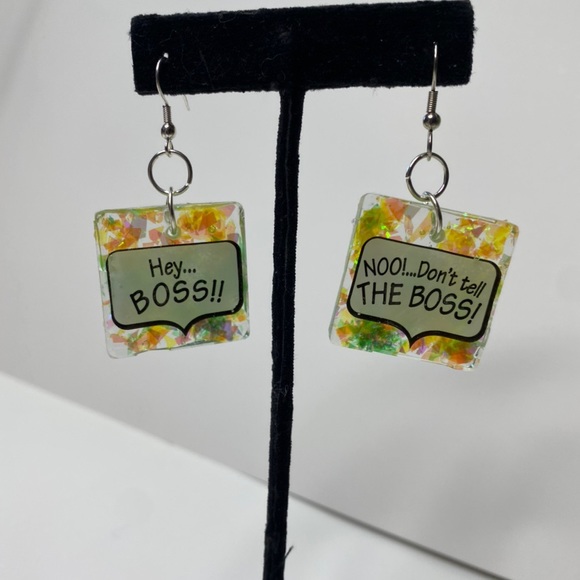 Handmade Resin Novelty “Boss” Earrings Green/Yellow NEW - Picture 1 of 4